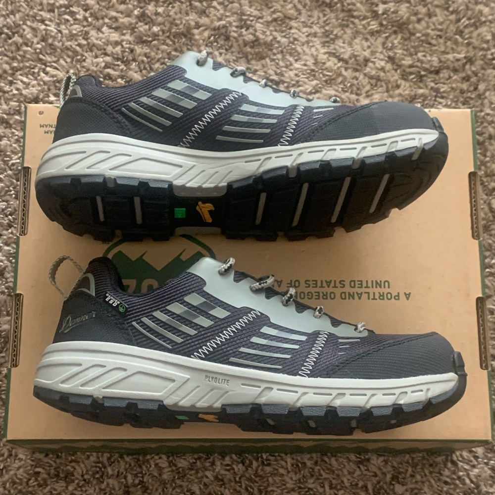 NWT Woman’s Danner Run Time 3” ESD NMT Black‎ Trail Hiking Shoes Sz 7